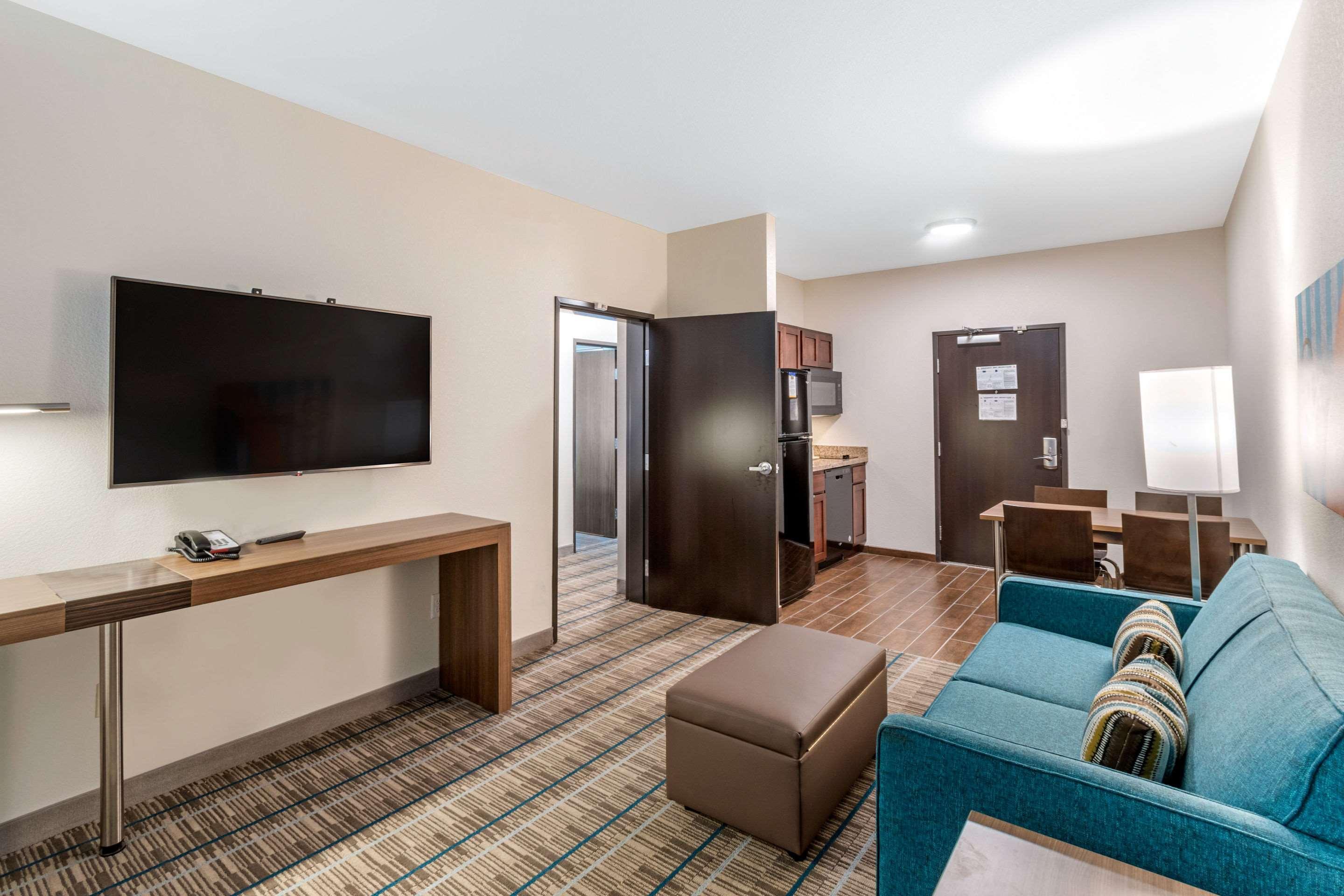 Mainstay International Airport Hotel DEN